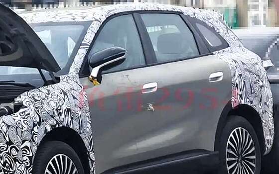 В Сети появились снимки нового кроссовера Chery T1G