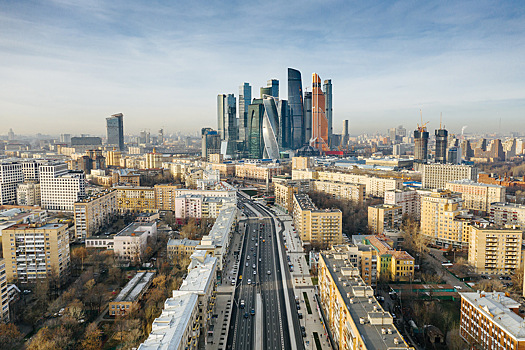 Почти 1,4 тыс. предпринимателей в Москве получили поддержку в имущественно-земельной сфере с марта