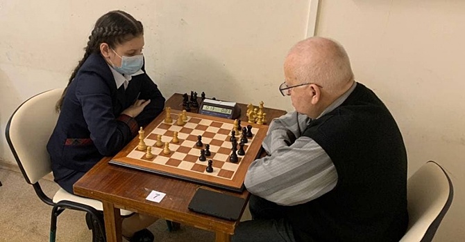 Воспитанница 9 курса Пансиона Минобороны стала победителем блиц-турнира по шахматам