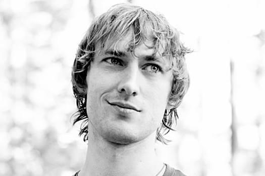 В театре прокомментировали смерть 46-летнего актера Дениса Семенова