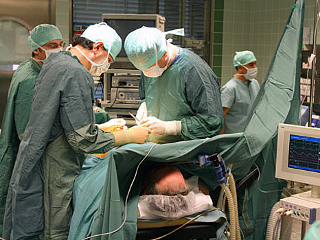 В Екатеринбурге хирурги установили кардиостимулятор старейшему ветерану ВОВ