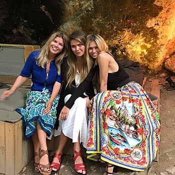 Три красавицы: сестры Веры Брежневой отдыхают вместе