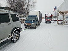 Курские джиперы спасают застрявших в снегу автомобилистов