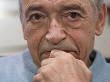 Могилу Гафта засыпали цветами