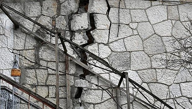 Оползни проснулись: может ли Крым предупредить обрушения зданий и подпорных стен