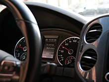 В Москве в результате столкновения с машинами такси пострадал водитель