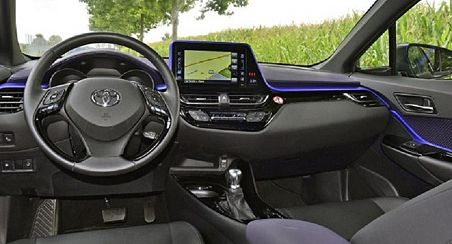 Меньше места, больше роскоши? Первые фото обновленного кроссовера Toyota Venza из Гуанчжоу