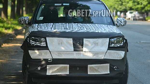 Шпионы запечатлели закамуфлированный Jeep Compass 2022 года