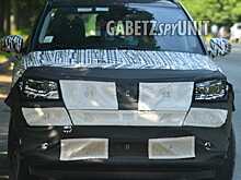 Шпионы запечатлели закамуфлированный Jeep Compass 2022 года