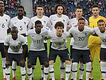 Тренер сборной Франции объяснил отказ от траурных повязок