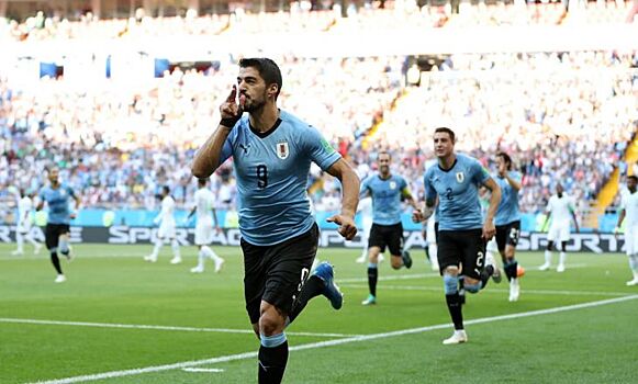 Уругвай минимально переигрывает Саудовскую Аравию и выходит в плей-офф