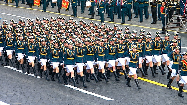 Женщины-военнослужащие поучаствовали в Параде Победы на Красной площади