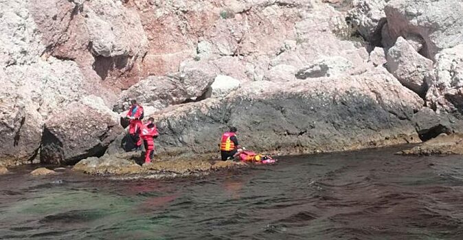 В Балаклаве мужчина упал со скалы и разбился насмерть