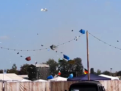 Мини-торнадо обрушился на палаточный лагерь участников музыкального фестиваля в Германии (ВИДЕО)