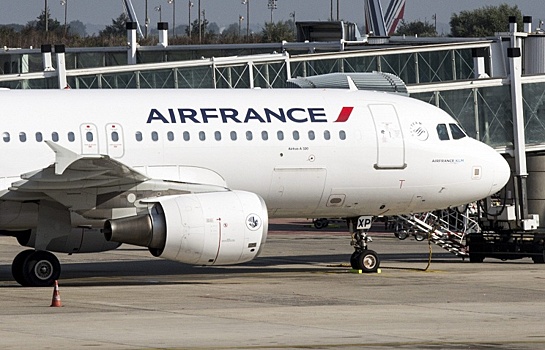 Самолет Париж — Москва совершил экстренную посадку в Варшаве