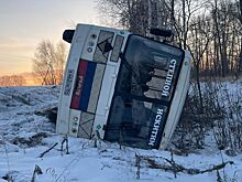 Автобус с пассажирами перевернулся на трассе под Искитимом