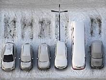 Россиян предупредили о наказании за парковку чужих машин во дворе