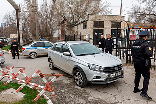 Погибшего от рук грабителя полицейского посмертно наградят за спасение россиянки