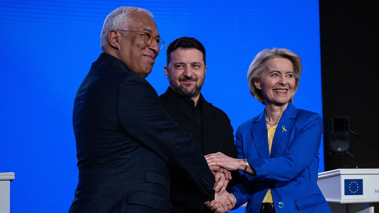 Глава Евросовета назвал неадекватными угрозы Зеленского Орбану