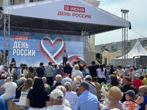 «Матушка земля», юрты и русская изба: народы Тюменской области в День России объединил фестиваль