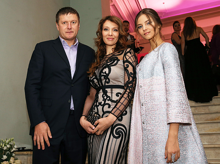 Евгений Кафельников с бывшей супругой Марией и дочерью Алесей 