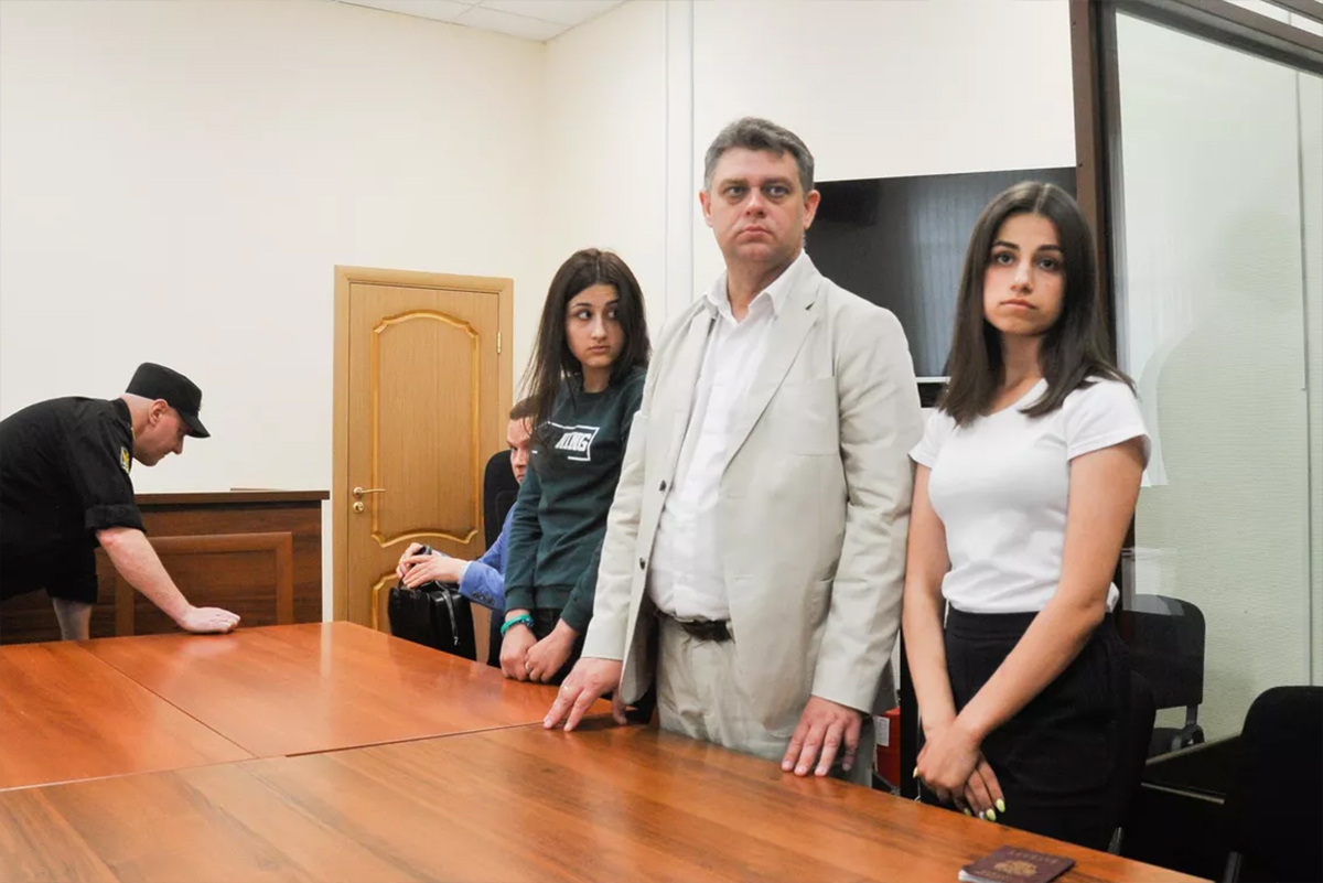 Точка в деле «сестер Хачатурян»: расследование резонансного убийства отца официально завершено