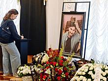 Юрия Бутусова похоронили на Кунцевском кладбище