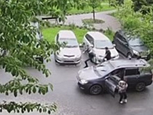 В Южно-Сахалинске подростки устроили погоню на угнанном автомобиле — Видео