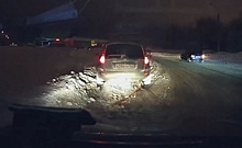 В Тольятти сотрудники ДПС помогли автомобилисту выбраться из сугроба