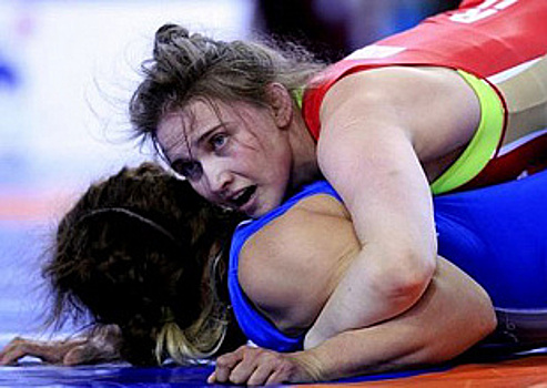 Россиянка Братчикова выиграла золото чемпионата Европы по борьбе