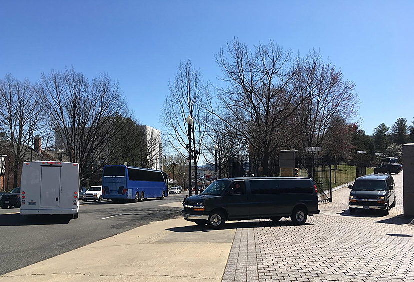  Отъезд группы российских дипломатов из посольства РФ в Вашингтоне