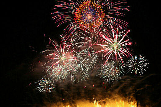 Фейерверки или хлопушки: что выбирают россияне