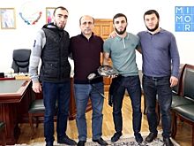 Глава Кайтагского района Алим Темирбулатов поздравил бойца MMA с победой за чемпионский пояс в Сербии