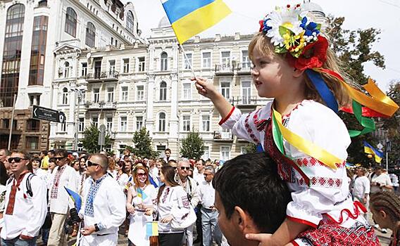 Они гордятся, что украинцы, проклинают родню в России и завидуют их пенсии в 14 тысяч