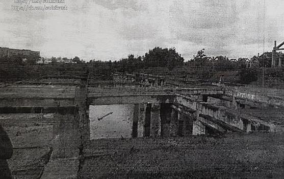 В Курске через суд требуют огородить заброшенную стройку