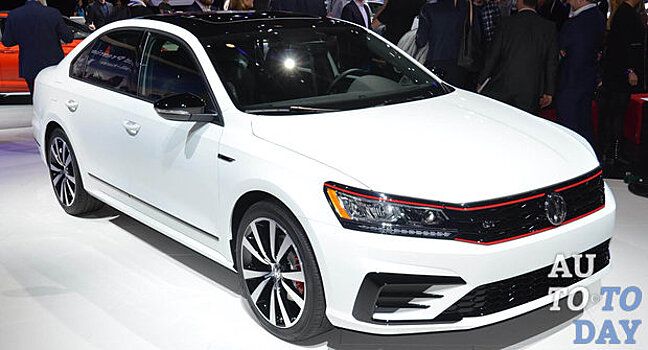 Новый Volkswagen Passat GT получил спортивный облик