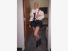 54-летняя Гвен Стефани появилась на публике в мини-шортах российского бренда