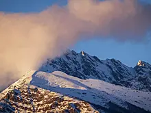 В горах Сочи отдыхающая упала с крутого обрыва