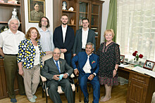 Минниханов и Шаймиев открыли в Казани мемориальную доску в честь Кави Наджми и Сарвар Адгамовой