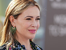 Звезда «Зачарованных» показала внешность без макияжа в день 53-летия