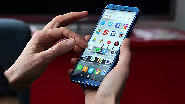 Китайский смартфон Huawei впервые стал самым продаваемым в России