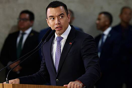 Президент Эквадора заявил о попытке отравить его конфетами и вареньем