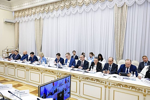 Губернатор Вячеслав Федорищев принял участие в работе Комитета СФ по бюджету в Самаре