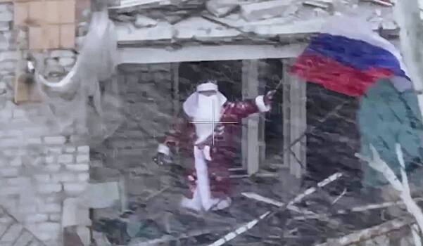 Российские войска в костюмах Деда Мороза навели панику в рядах ВСУ