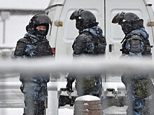 Боец ОМОНа пострадал на незаконной акции в Петербурге