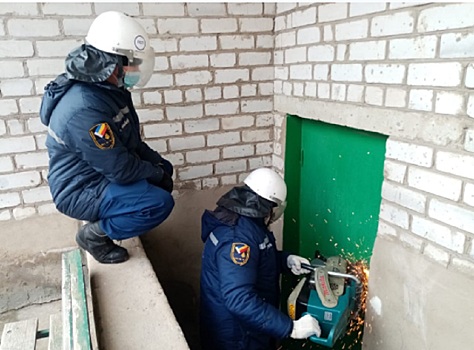 Ключ сломался в замке: спасатели уберегли от пожара дом в станице Вешенской