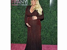 Джессика Симпсон, похудевшая с 108 до 45 килограммов, вышла в свет с мужем