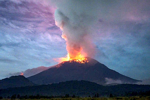 Высокий уровень активности: проснувшийся вулкан Попокатепетль может извергать пепел в течение месяцев