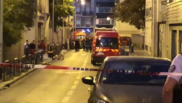 Горит центр Бордо, более 100 пожарных мобилизованы