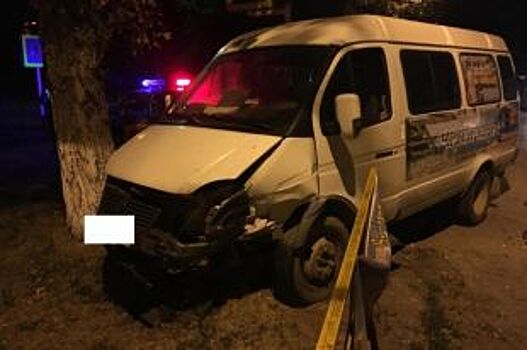 Ставропольский пенсионер на легковушке протаранил маршрутку